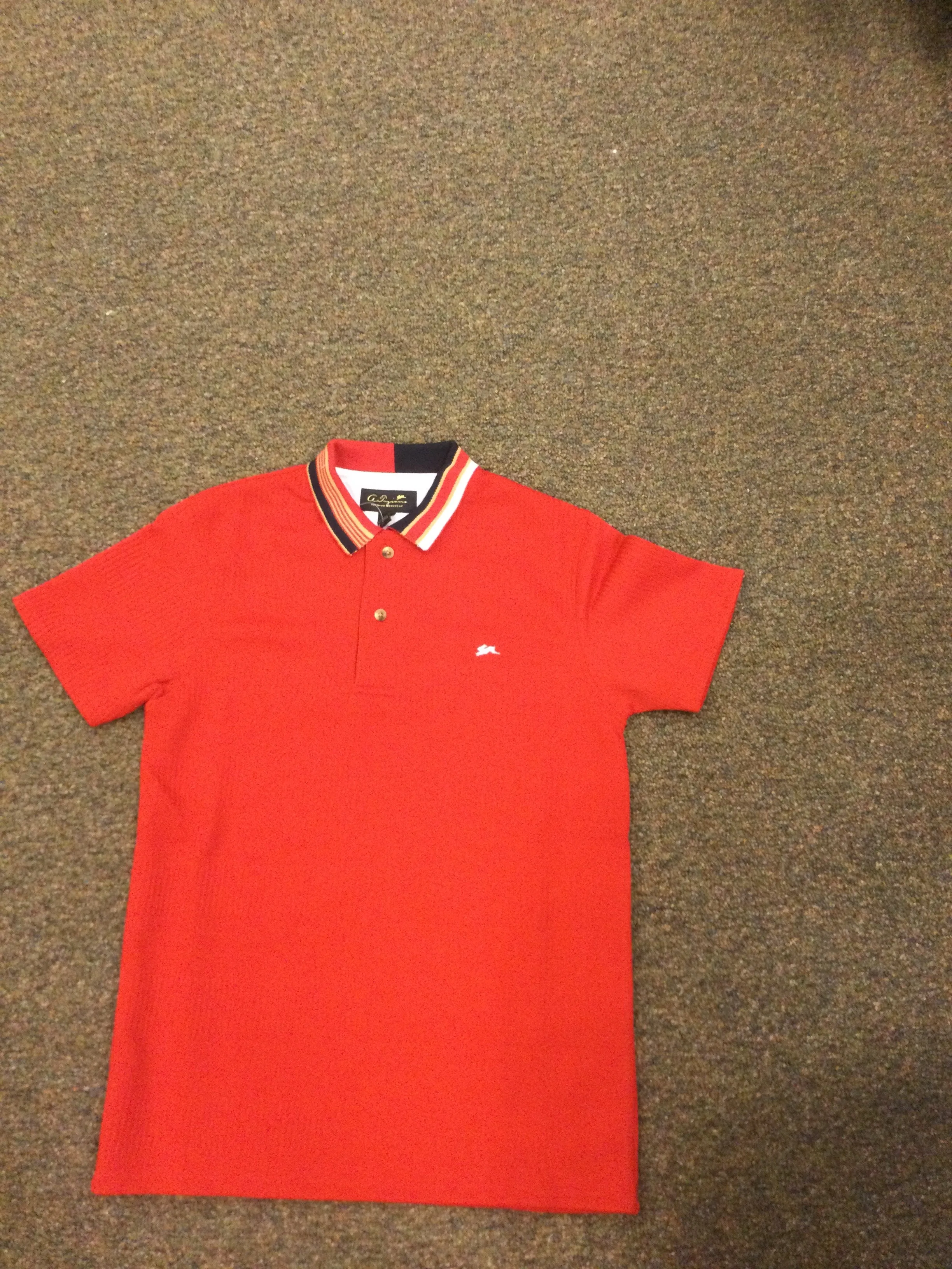 Atiziano polos