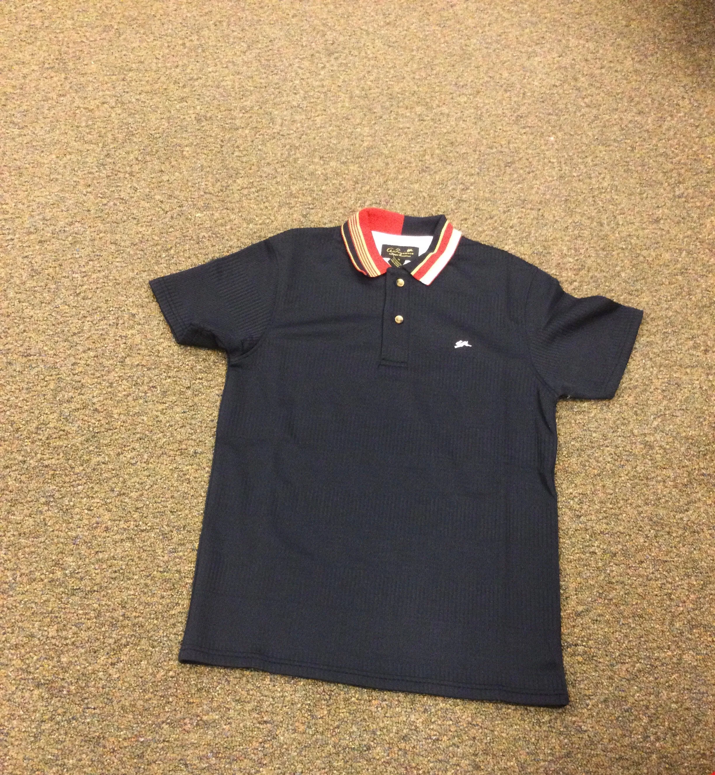 Atiziano polos
