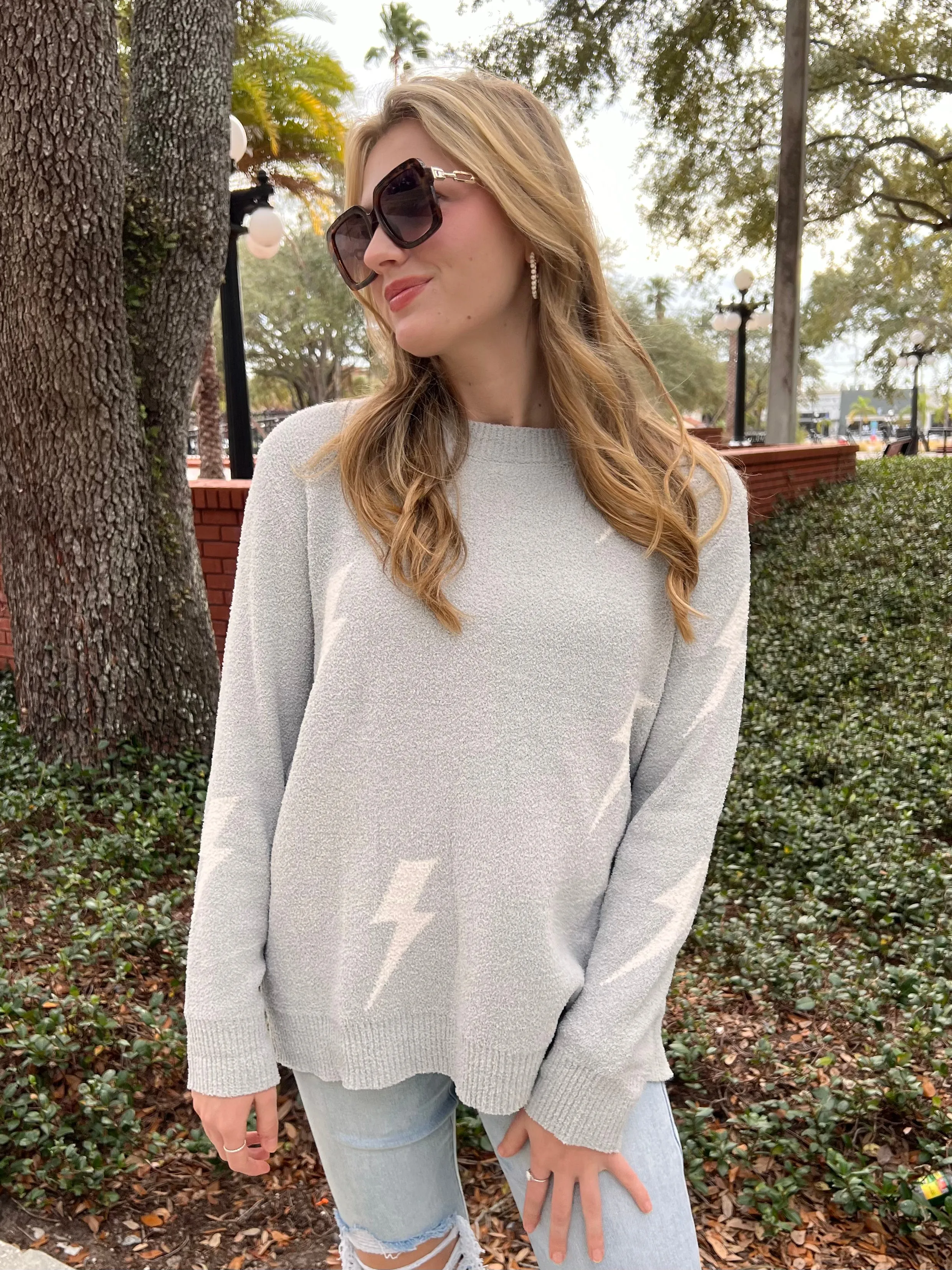 PENALTY BOLT SWEATER IN GREY