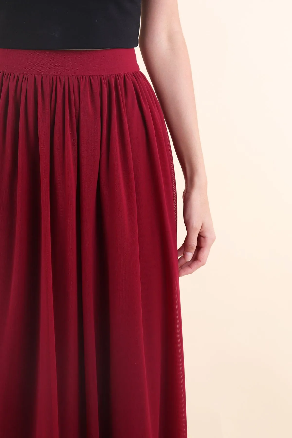 REAGAN MESH MIDAXI SKIRT IN WINE