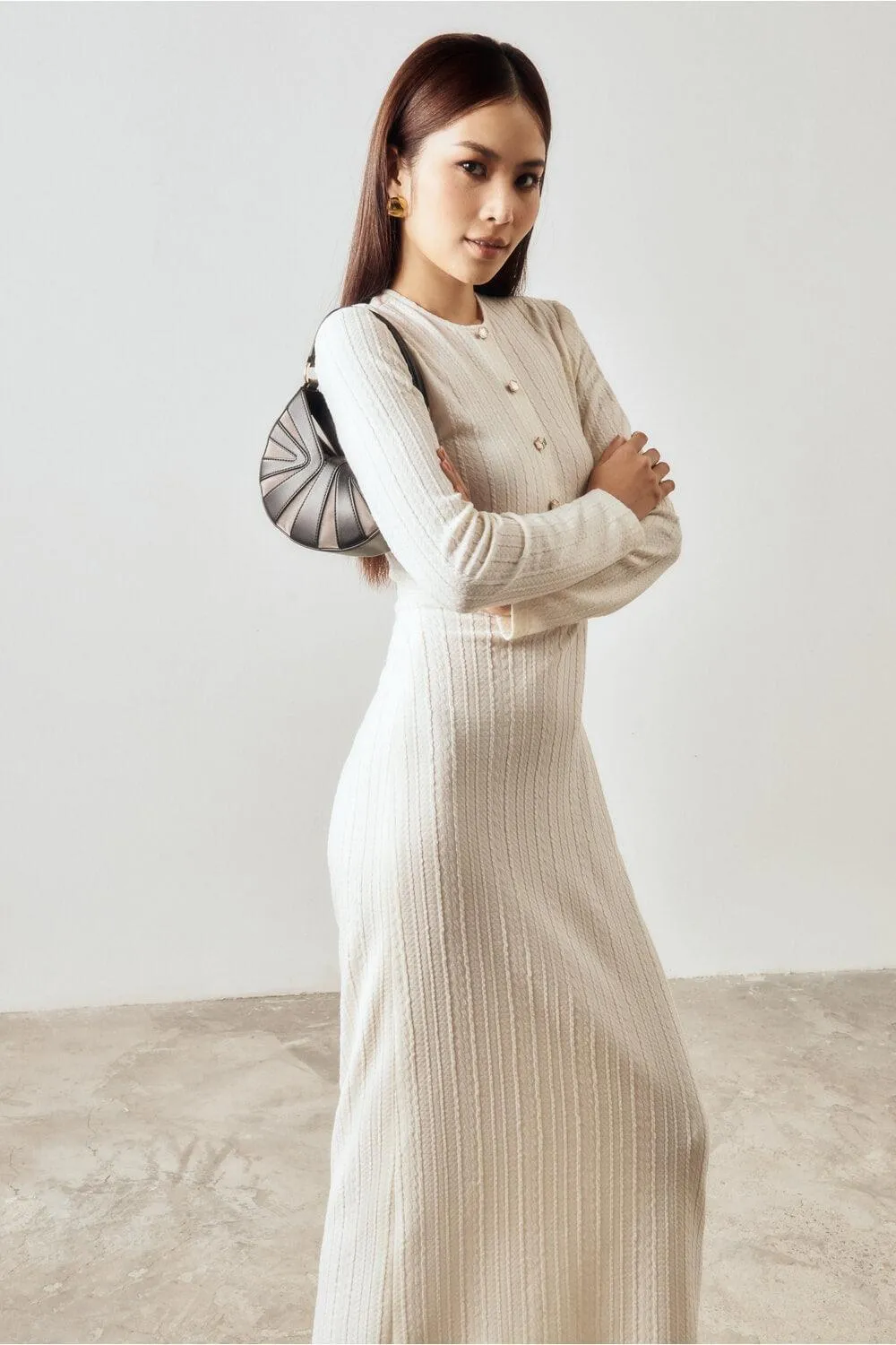 Reshi A-line Long Sleeved Textured Knitted Midi Dress