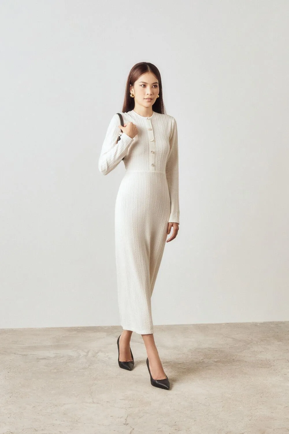 Reshi A-line Long Sleeved Textured Knitted Midi Dress