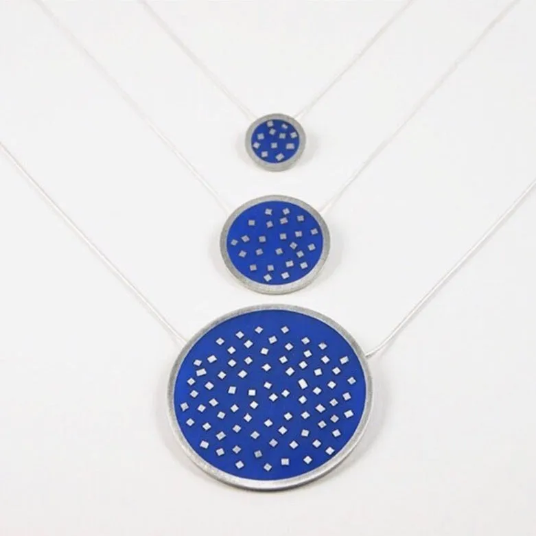 Ruth Hollywood 'Regarde En Haut' Medium Pendant
