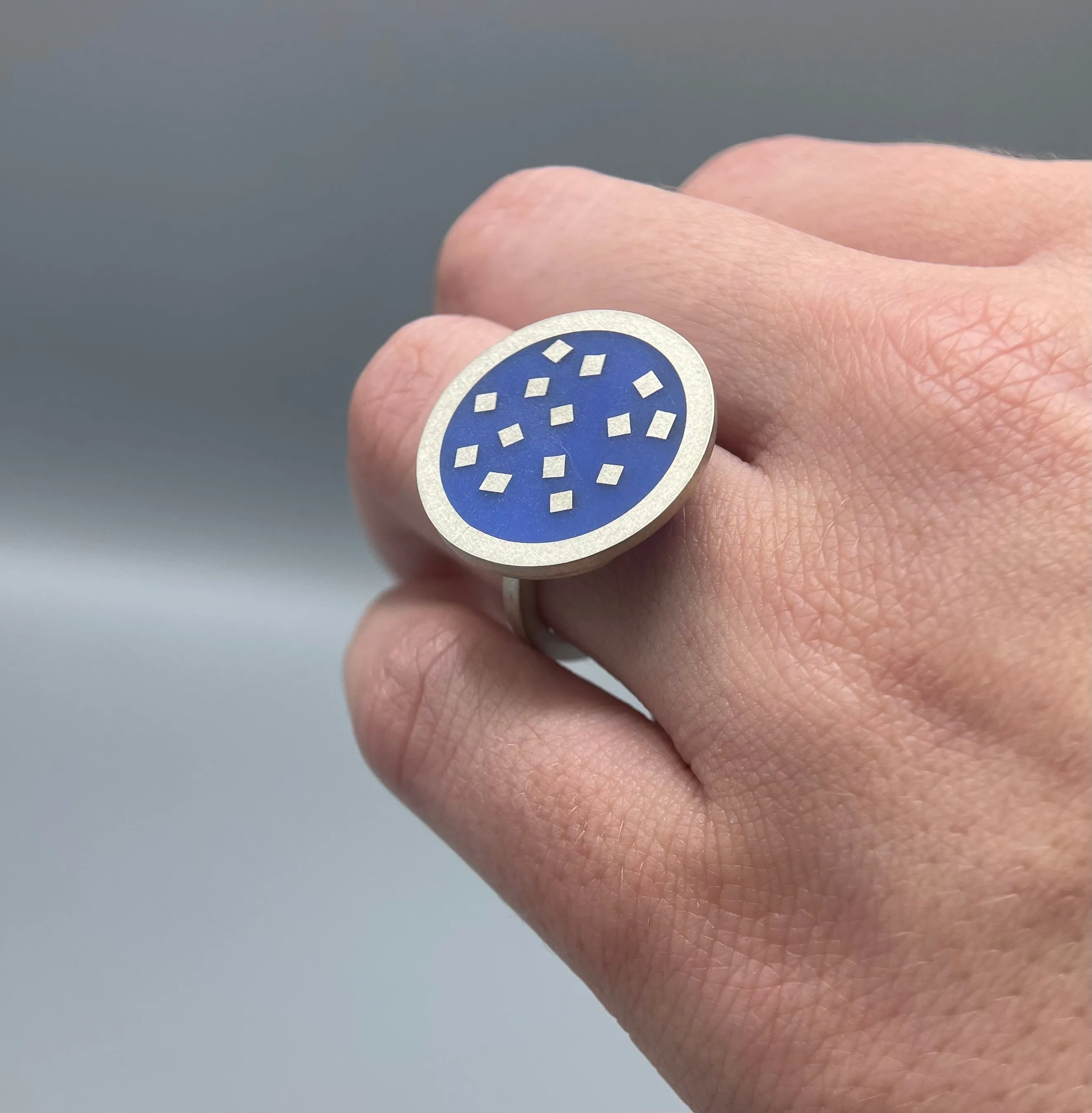 Ruth Hollywood 'Regarde En Haut' Ring