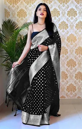 Smart Black Soft Silk Saree With Ravishing Blouse Piece